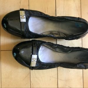 Tahari black patent ballet slipper shoe, size 6.5